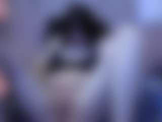 Live cam show with Lesliee22 - Nipple Piercings on Fling VIP Chat
