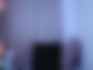 Live cam show with Lesliee22 - Body Massage on SpunkLive