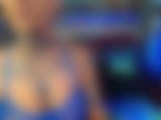 Live cam show with Ari The Don - Abs on intimatelivegirls.com