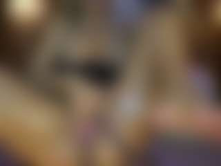 AnnesWhite MILF webcam performer live streaming