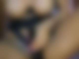 Live cam show with AnnesWhite - Green Eyes on Mixed Magazine Live