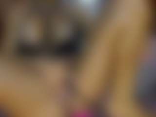AnnesWhite MILF webcam performer live streaming