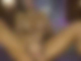 AnnesWhite MILF webcam performer live streaming
