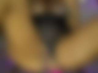 AnnesWhite's Live Sex Cam Show