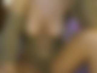 Live cam show with AnnesWhite - Squirt MILF on Camsoda