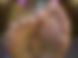 AnnesWhite MILF webcam performer live streaming