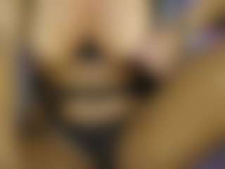 AnnesWhite's Live Sex Cam Show