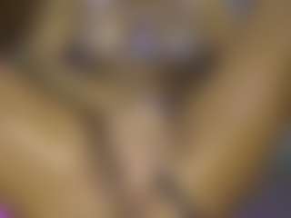 AnnesWhite MILF webcam performer live streaming