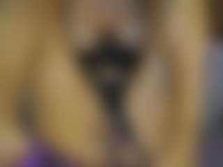 Live cam show with AnnesWhite - Flashing on madthumbs