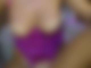AnnesWhite's Live Sex Cam Show