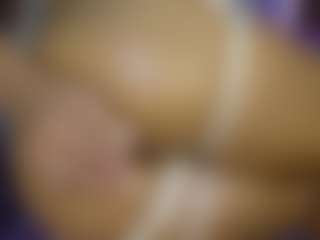 AnnesWhite's Live Sex Cam Show