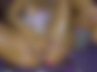 AnnesWhite MILF webcam performer live streaming