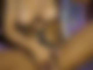 Live cam show with AnnesWhite - Anal Teen (18+) on friskycurves.com