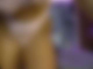 Live cam show with AnnesWhite - Big Ass MILF on Soda Cam