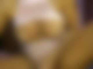 Live cam show with AnnesWhite - Blonde Hair MILF on Camsoda Late Night