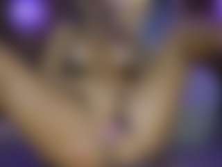 Live cam show with AnnesWhite - Flashing on crypto-cams