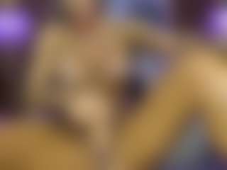 AnnesWhite MILF webcam performer live streaming