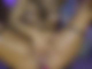 AnnesWhite's Live Sex Cam Show