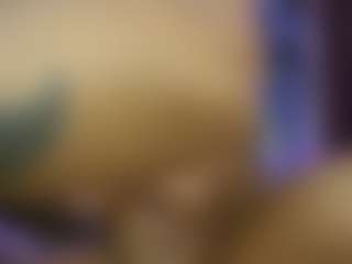 AnnesWhite MILF webcam performer live streaming
