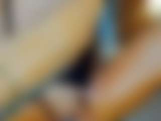 AnnesWhite MILF webcam performer live streaming