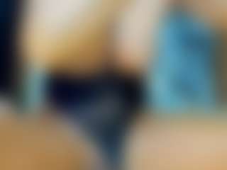 Live cam show with AnnesWhite - Teen (18+) on Camsoda