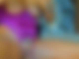 Live cam show with AnnesWhite - Flirt MILF on Camsoda
