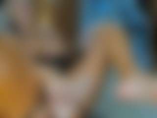 Live cam show with AnnesWhite - Tease MILF on sexylive.show