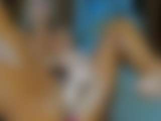 Live cam show with AnnesWhite - Average on Hubzter Live
