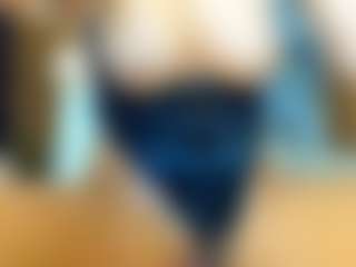 AnnesWhite's Live Sex Cam Show