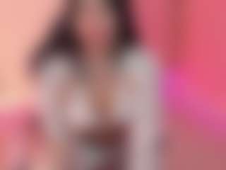 Live cam show with Minerva Soto - Athletic Brown Eyes on xDating