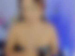 Live cam show with Anny Rouse - Amateur Brown Hair on xDating