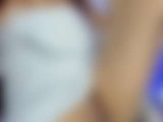 Live cam show with Anny Rouse - Bikini on StripNow