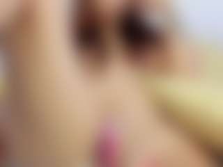 Live cam show with Anny Rouse - Public Brown Hair on Camming Site