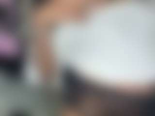 Live cam show with CamQueeen0200 - Blowjob on crypto-cams