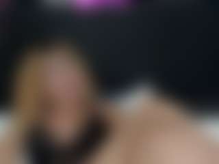 Live cam show with Rennata-S - Bedroom Ebony on sexylive.show