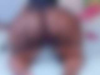 Danna Brown MILF webcam performer live streaming