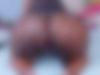 Live cam show with Danna Brown - MILF on Stripli.com