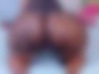 Danna Brown MILF webcam performer live streaming