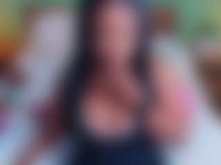 Live cam show with Danna Brown - Thick on TeamSkeetLive