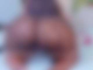 Danna Brown MILF webcam performer live streaming