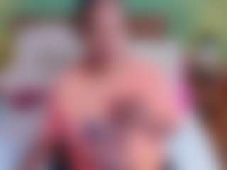Live cam show with Danna Brown - Ebony MILF on AdultVida.com