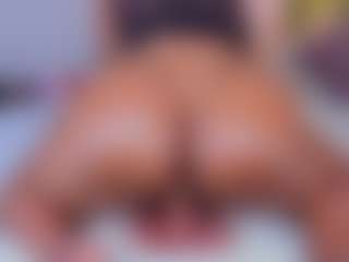 Danna Brown MILF webcam performer live streaming