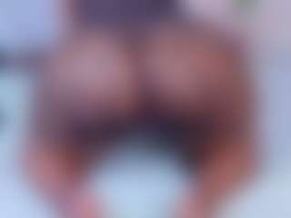 Danna Brown MILF webcam performer live streaming