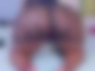 Danna Brown MILF webcam performer live streaming