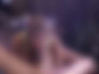 Live cam show with ShannNikkii420 - Flashing on AdultVida.com