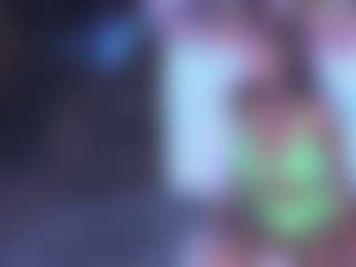 Live cam show with ShannNikkii420 - Middle Aged on fuklive.com