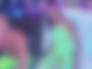 ShannNikkii420's Live Sex Cam Show