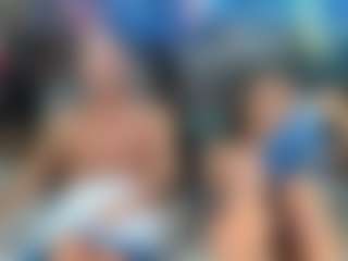 ShannNikkii420 MILF webcam performer live streaming