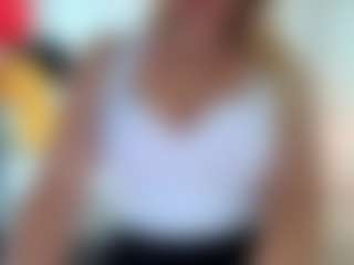 Live cam show with joneskali98 - Average on Streamer API