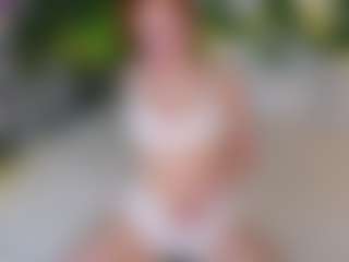 Live cam show with Elfa Mirielle - Moan on TastyBlacksLive